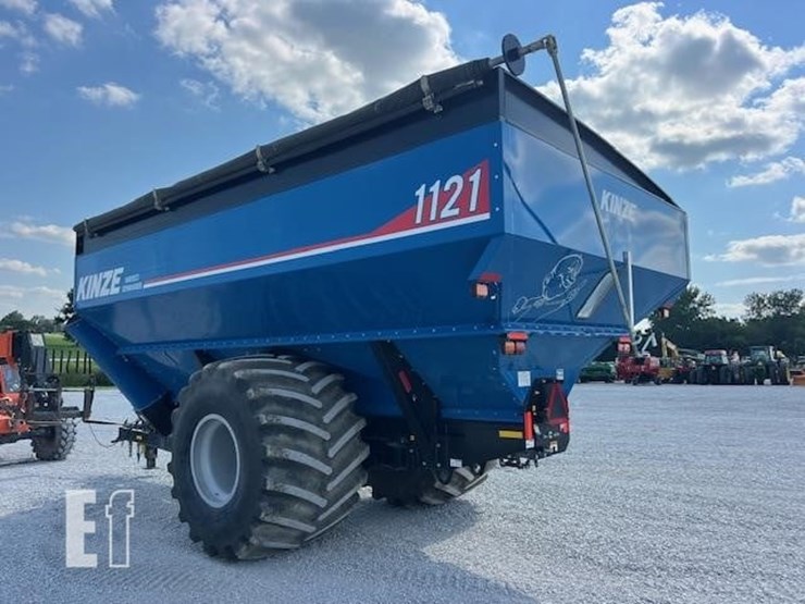 2023-kinze-1121-image-7