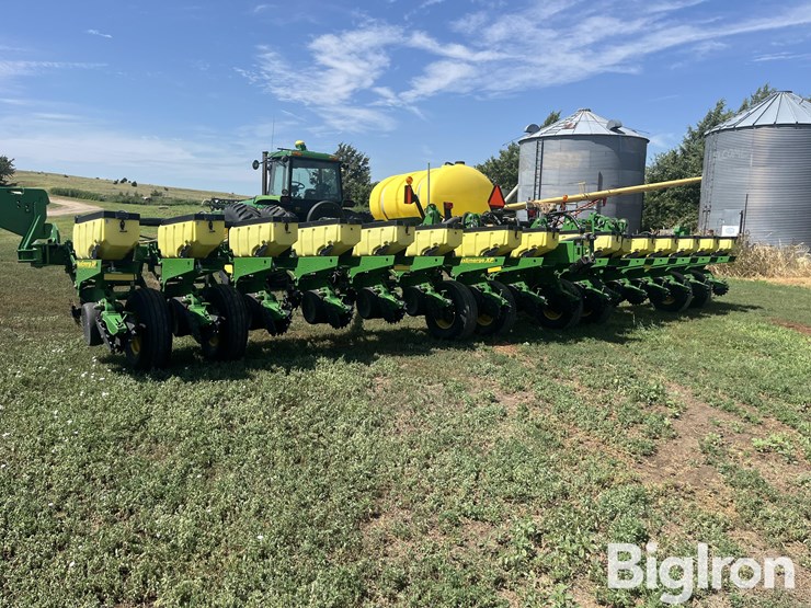 2010-john-deere-1770nt-image-7