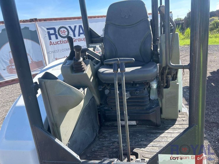 2016-bobcat-e32i-image-13