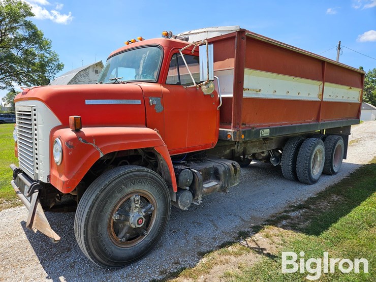 1976-international-fleetstar-image-1