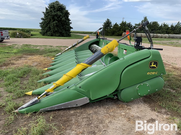 2017-john-deere-608c-image-8