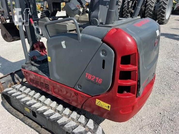 takeuchi-tb216-image-21