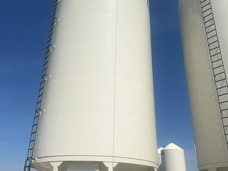 concept-7,500-bu.-hopper-bin-with-agi-grainguard-bin-fan,-10-hp-3-phase-electric-motor-image-5