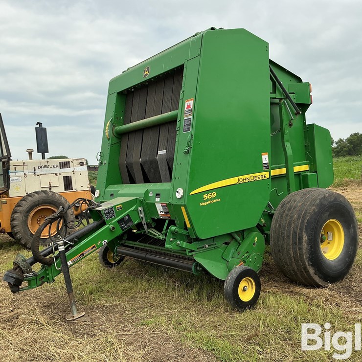 2014 JOHN DEERE 569
