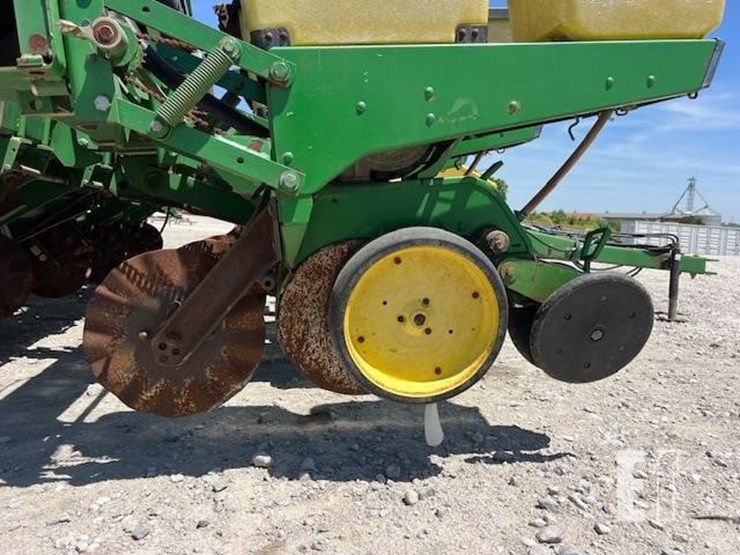 1993-john-deere-7200-image-14
