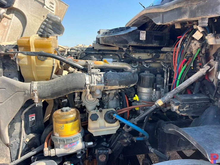 2012-freightliner-cascadia-125064st-t/a-60”-sleeper-truck-image-7
