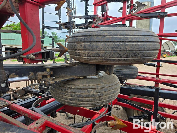 2011-case-ih-200-image-17