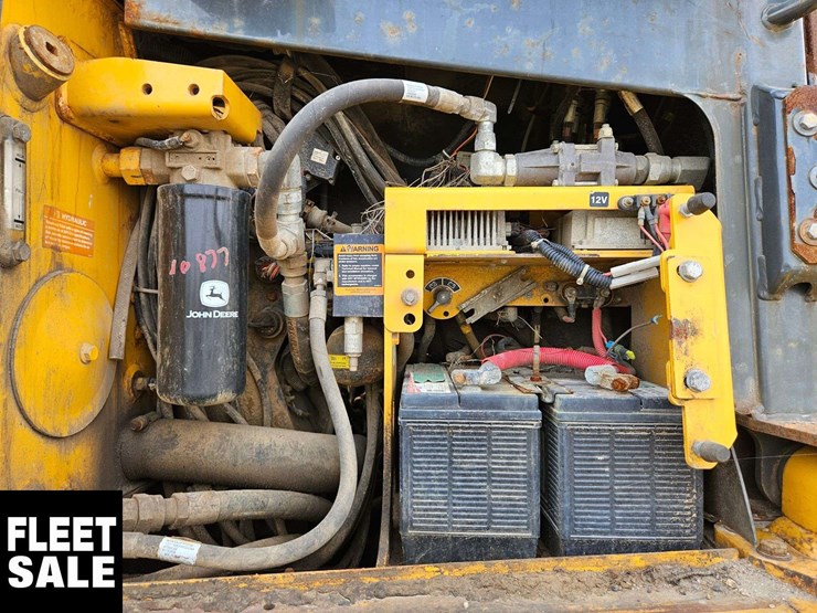 2013-deere-850j-image-26