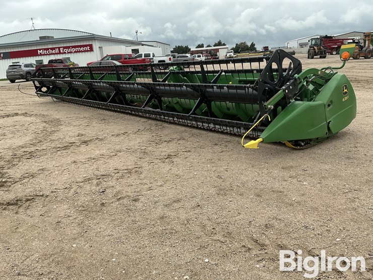 2011-john-deere-635f-image-1