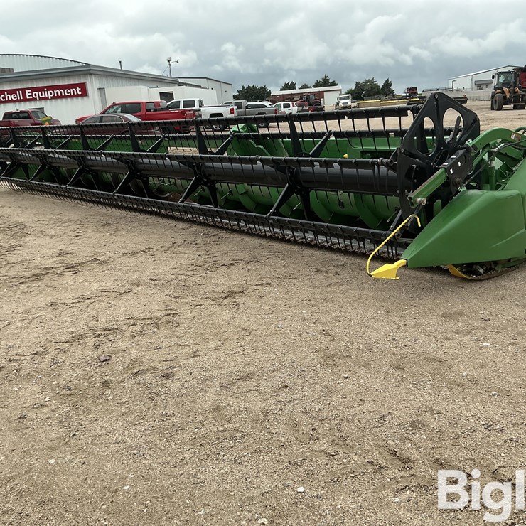 2011 JOHN DEERE 635F