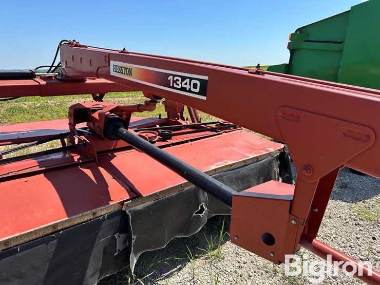 hesston-1340-image-17