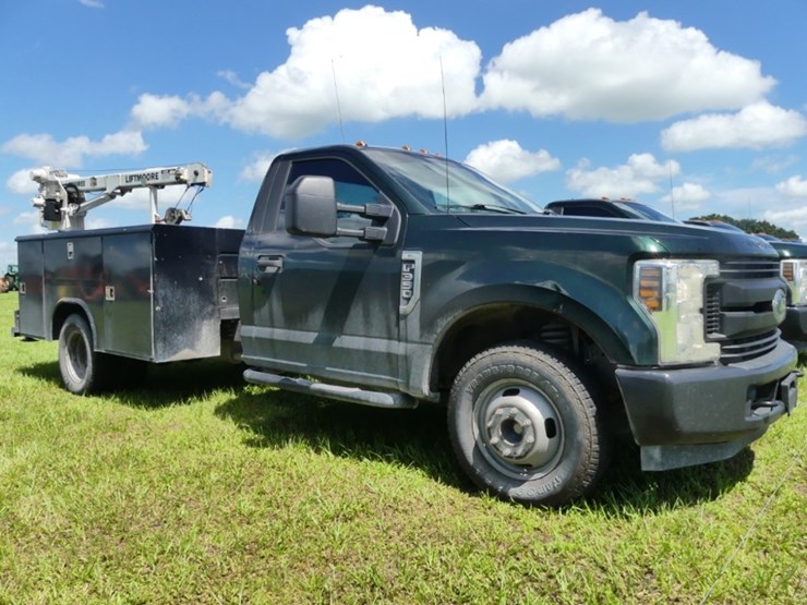 2019-ford-f350-xl-image-1