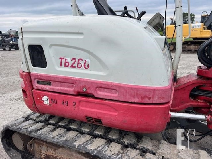 takeuchi-tb260-image-24