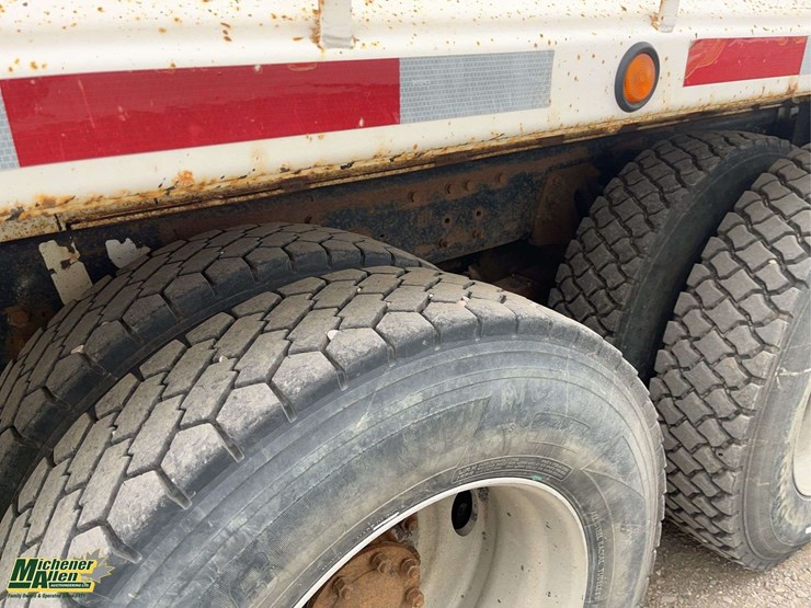 1998-ford-9500-image-12