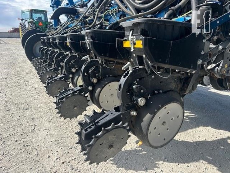2014-kinze-4900-image-19
