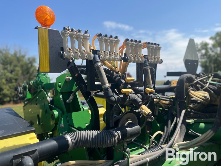2010-john-deere-1770nt-image-11