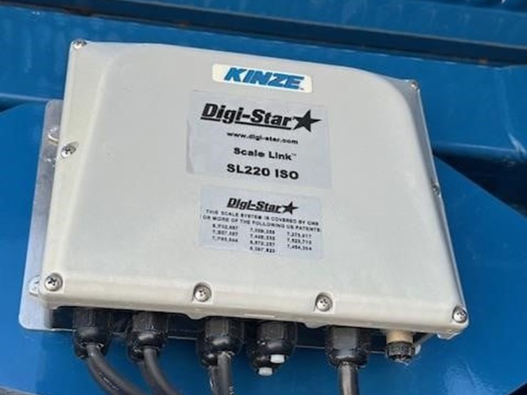 2014-kinze-4900-image-24