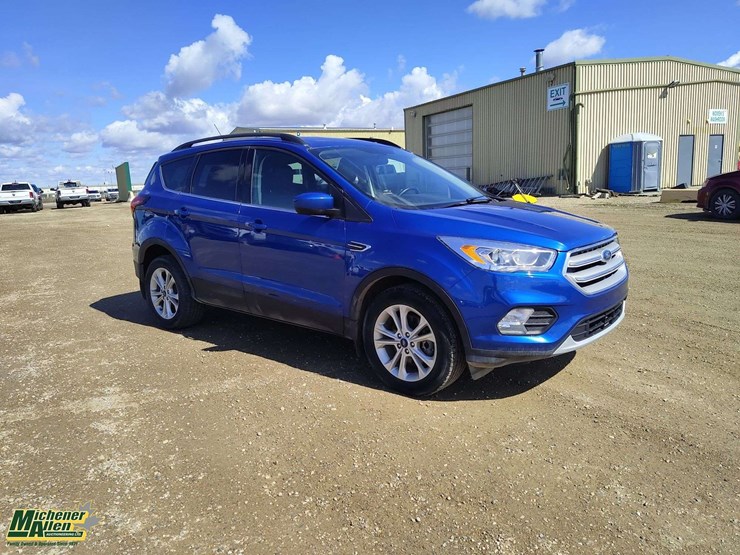 2019-ford-escape-sel-image-2