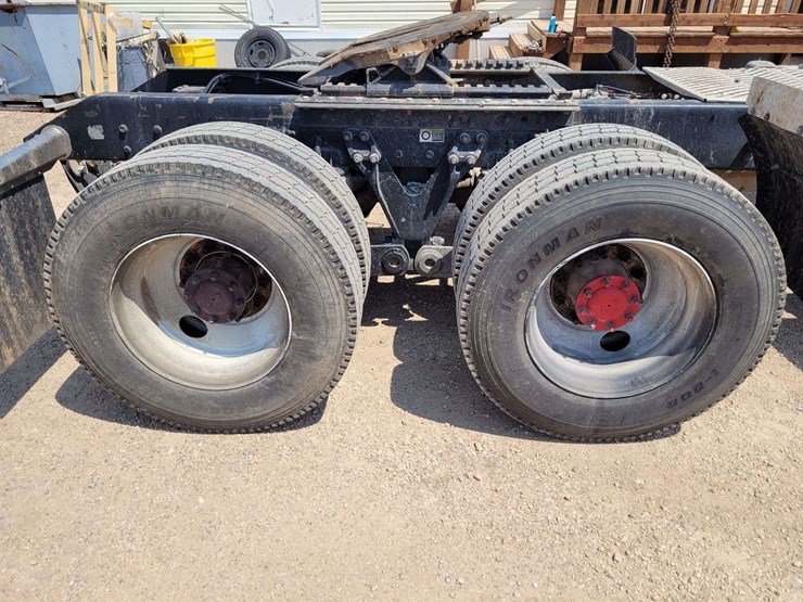 2015-kenworth-t800-image-19