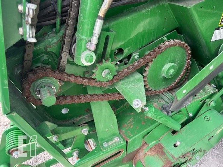 john-deere-560m-image-16