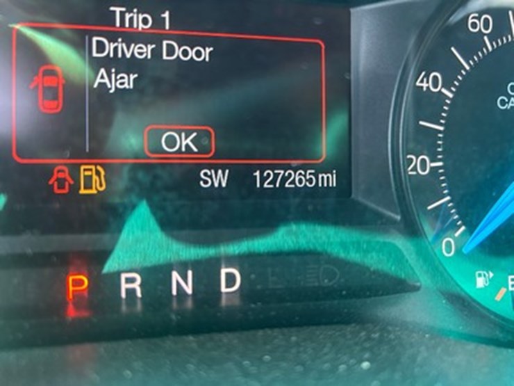 2016-ford-explorer-image-8