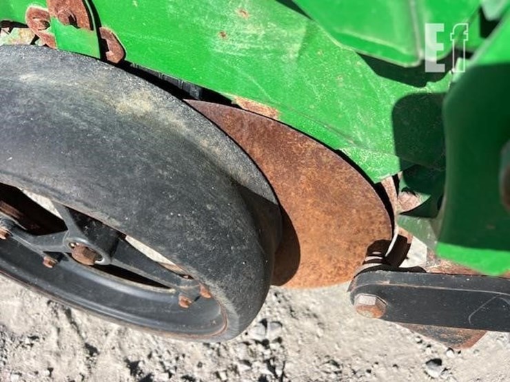 2009-john-deere-1770nt-image-23