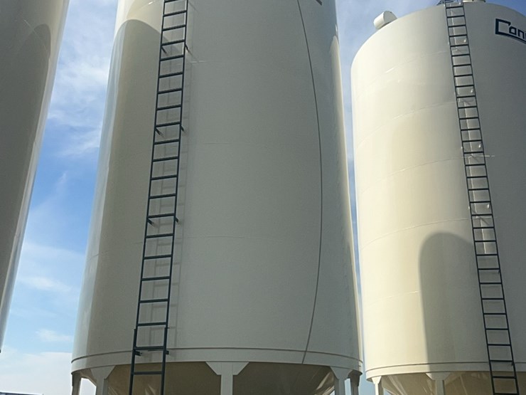 concept-5,000-bushel-hopper-bin,-fully-equipped-with-agi-grainguard-10-hp-bin-fan-with-three-phase-electric-motor-image-2