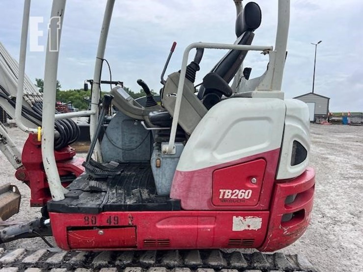takeuchi-tb260-image-1