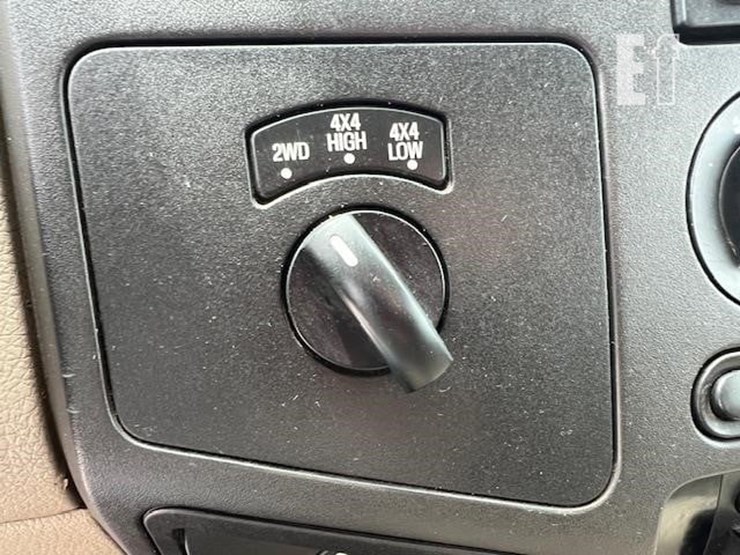 2008-ford-f550-image-46