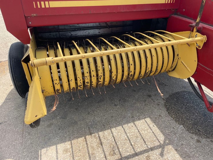 new-holland-311-image-24