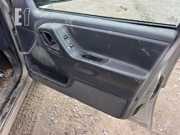 2001-jeep-grand-cherokee-laredo-image-22