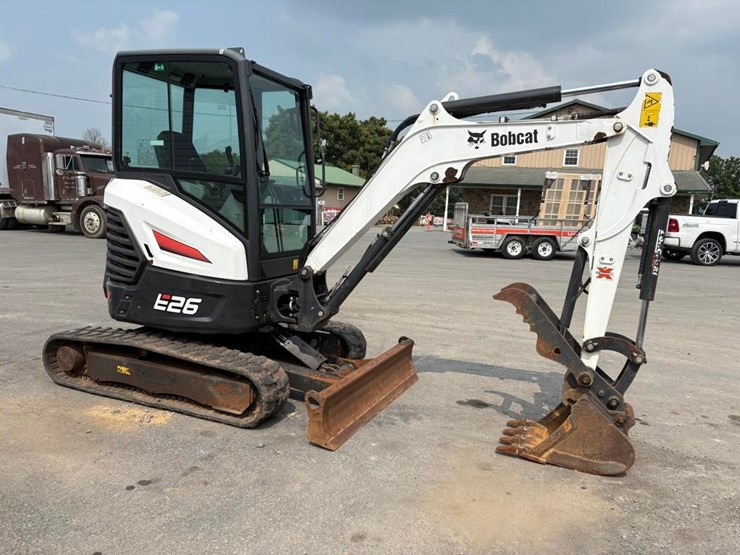 2021-bobcat-e26-image-5