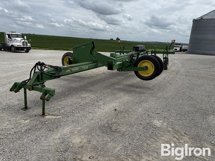 john-deere-7200-image-1