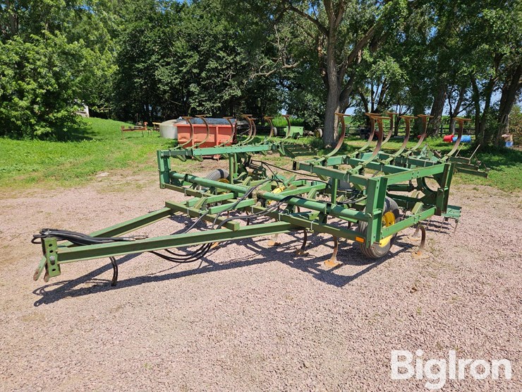 john-deere-1010-image-9
