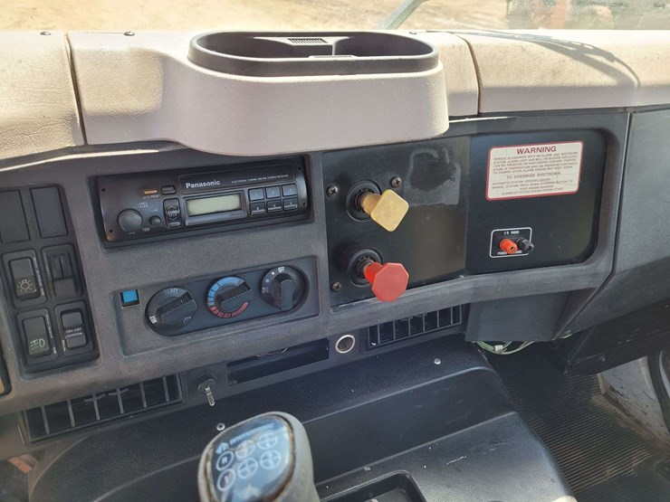 1995-international-8100-image-11