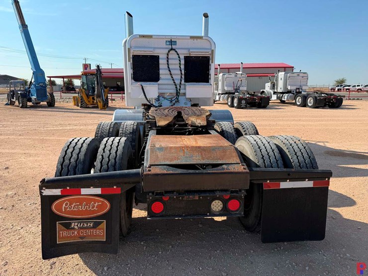 2013-peterbilt-388-image-5
