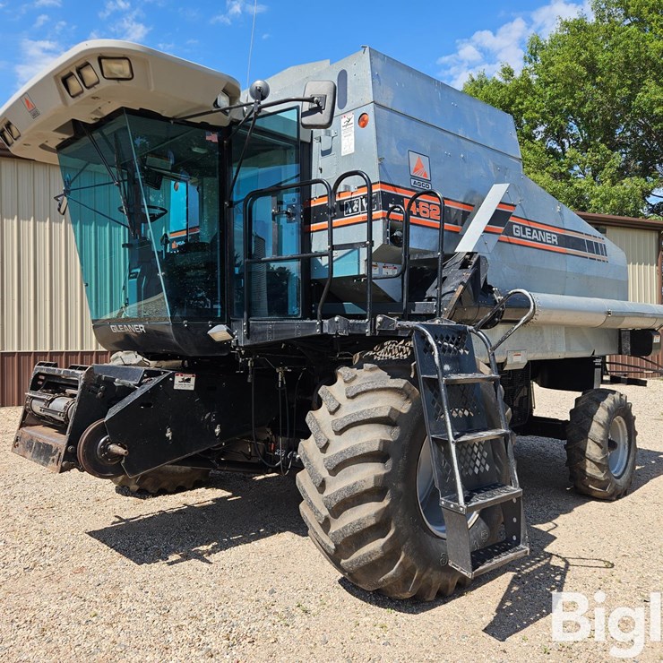 1996 GLEANER R62