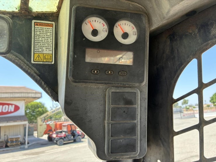 2011-caterpillar-262c-image-19