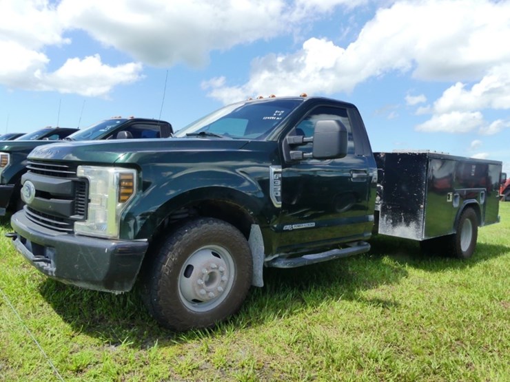 2019-ford-f350-xl-image-1