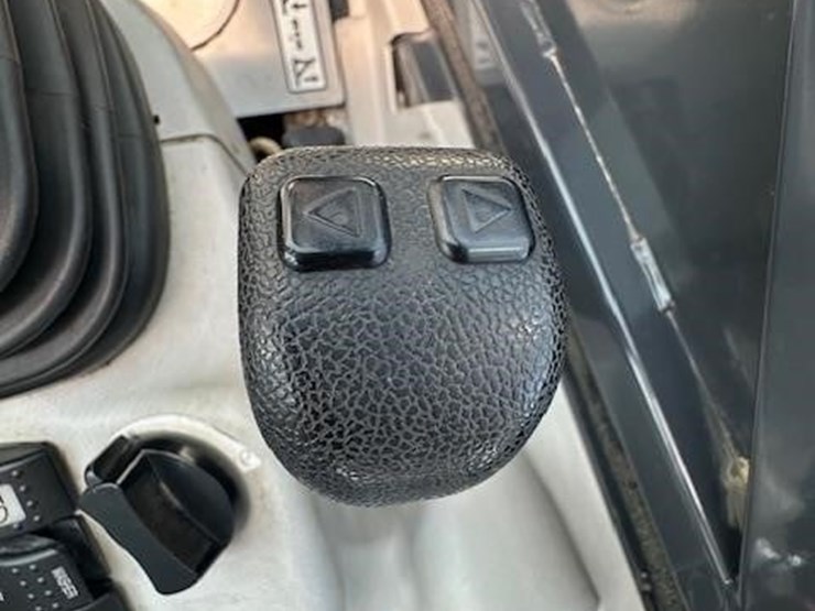 2014-deere-35g-image-25