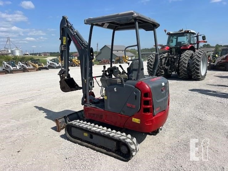 takeuchi-tb216-image-4