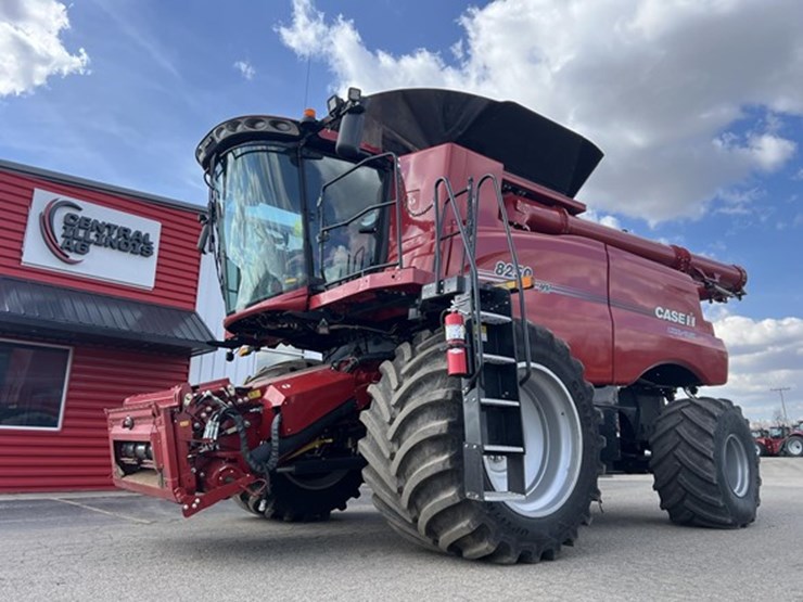 2022-case-ih-8250-image-1