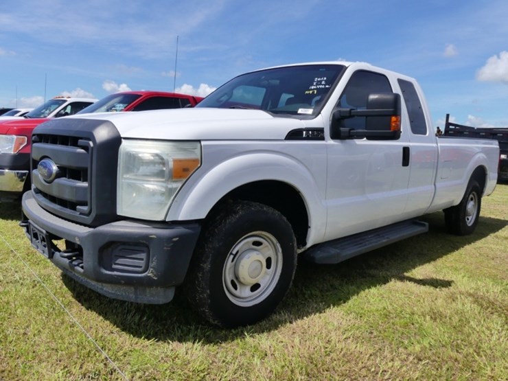 2013-ford-f250-xl-image-1