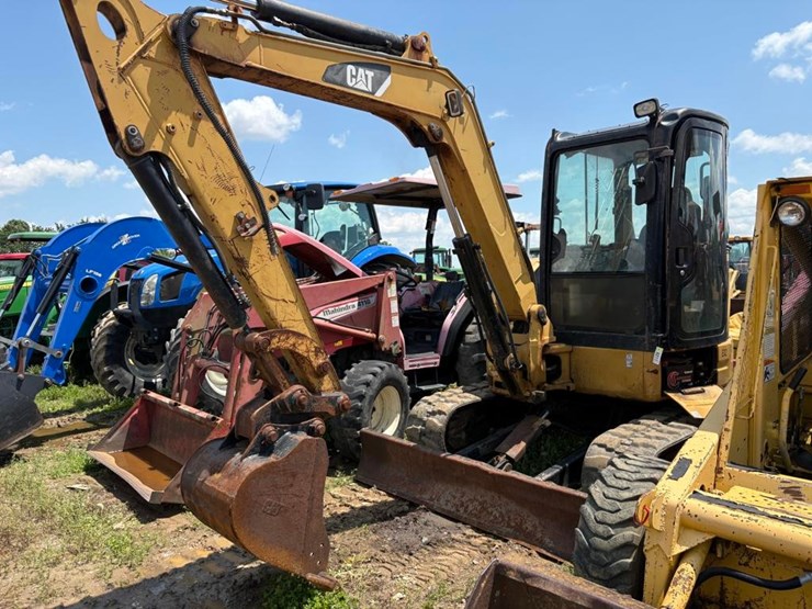 2010-caterpillar-305c-cr-image-1