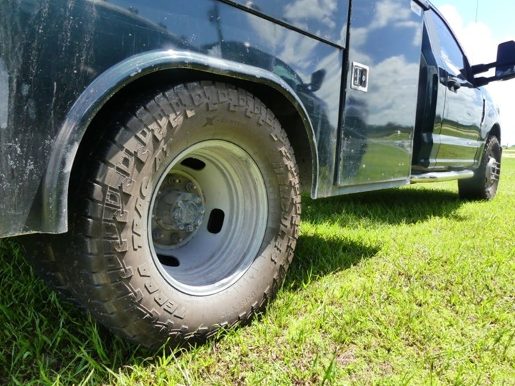 2019-ford-f350-xl-image-6