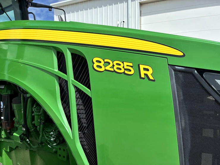 2014-john-deere-8285r-image-19