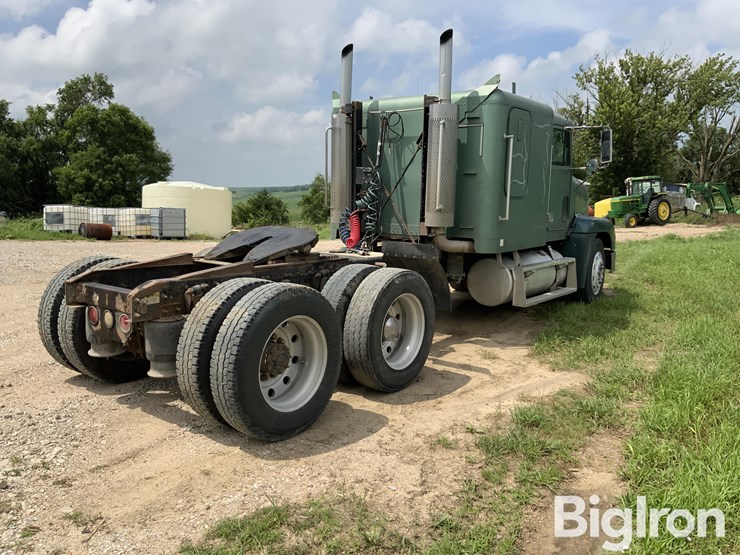2000-freightliner-fld120-image-5