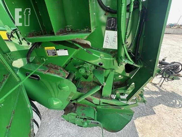 2009-john-deere-568-image-20