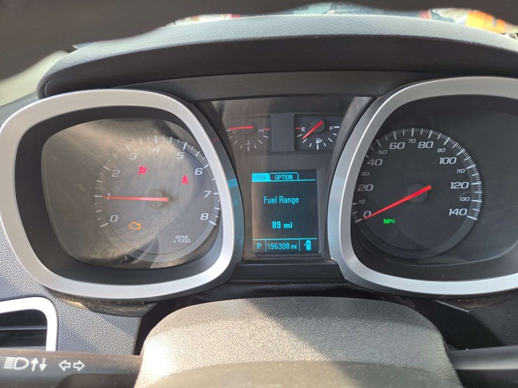 2015-chevrolet-equinox-ls-image-22