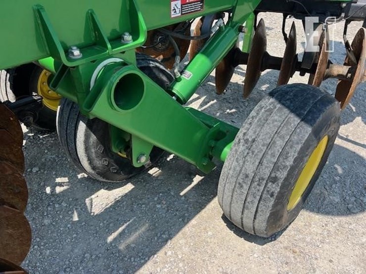 2014-john-deere-2623-image-19